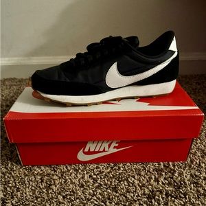 Women’s Nike DayBreak
